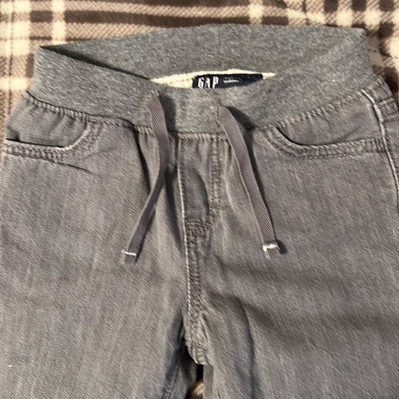 Gap toddler girl denim straight jeans - Picture 2 of 6